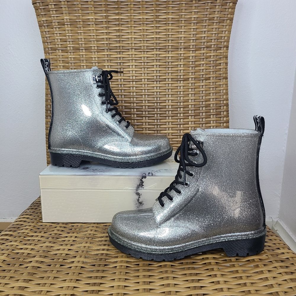 Michael Kors Tavie Rain Boots MK Logo Silver Alternatve City Size 6